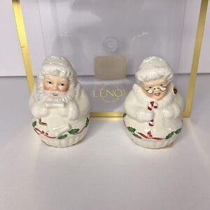 Lenox Santa Christmas Santa Claus and Mrs Claus Salt and Pepper Shakers